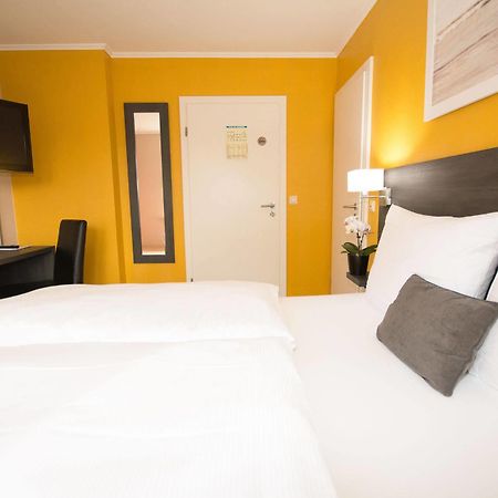 Bivius Hotel Restaurant Luxembourg Strassen Bagian luar foto