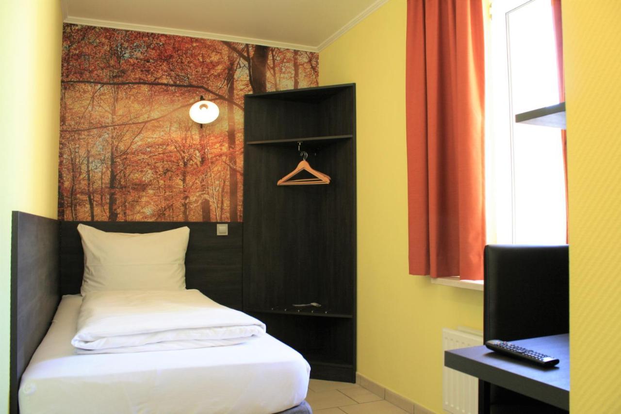 Bivius Hotel Restaurant Luxembourg Strassen Bagian luar foto