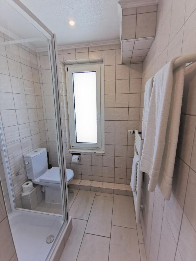 Bivius Hotel Restaurant Luxembourg Strassen Bagian luar foto