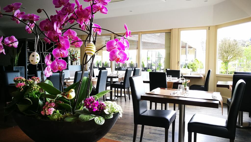 Bivius Hotel Restaurant Luxembourg Strassen Bagian luar foto