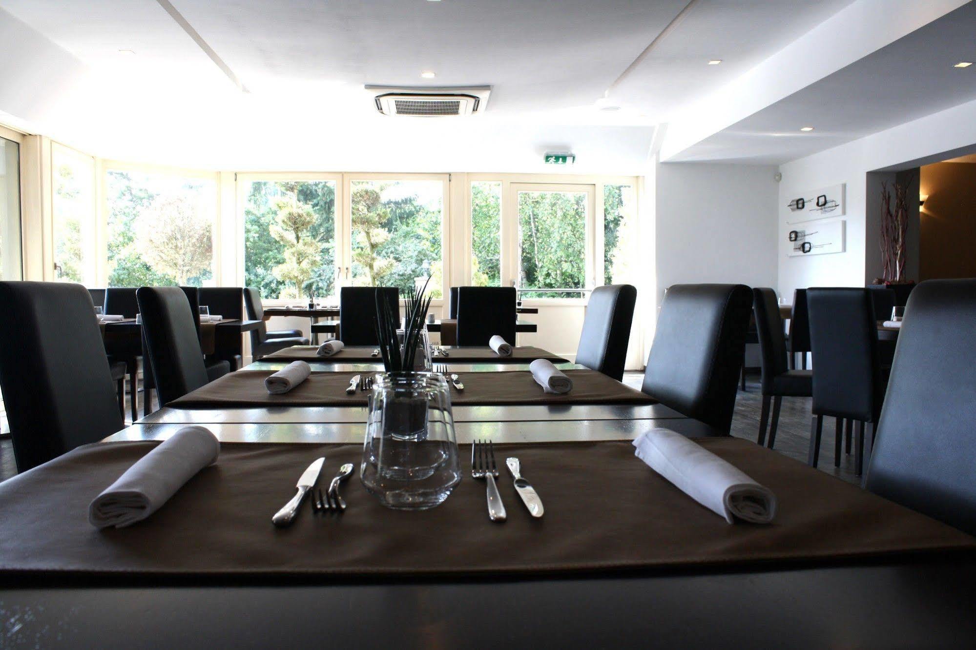 Bivius Hotel Restaurant Luxembourg Strassen Bagian luar foto