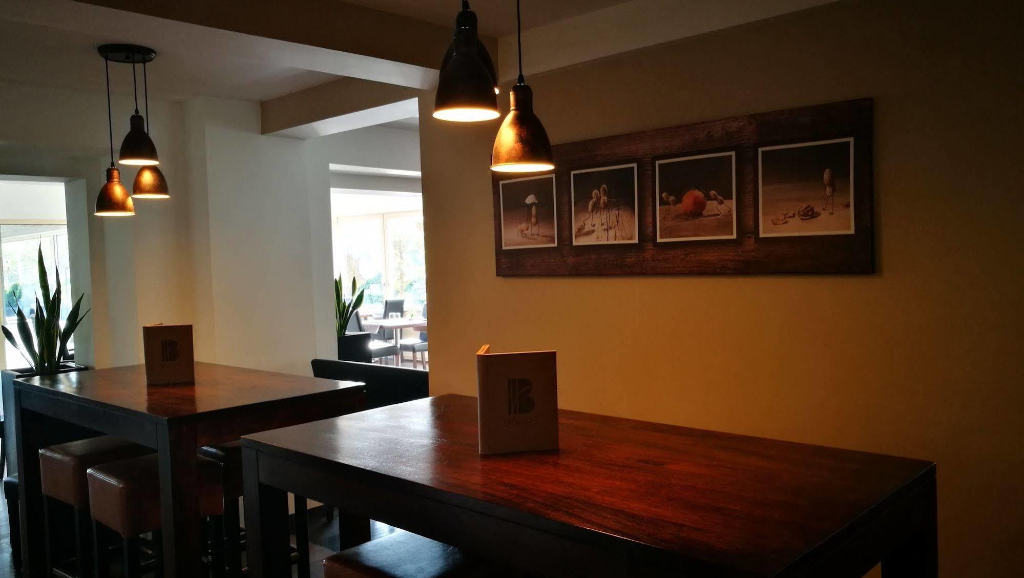 Bivius Hotel Restaurant Luxembourg Strassen Bagian luar foto
